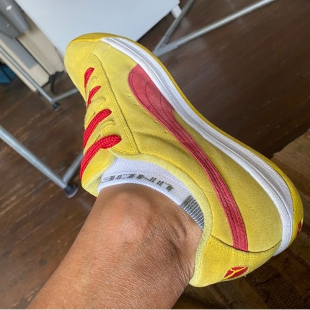 Neon PUMAS - Picture 4 of 7